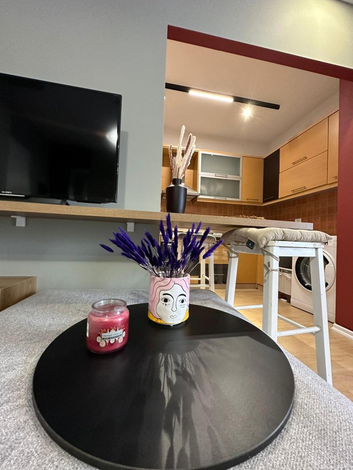 Urban Charm Studio With Balcony Tiranë Ngoại thất bức ảnh