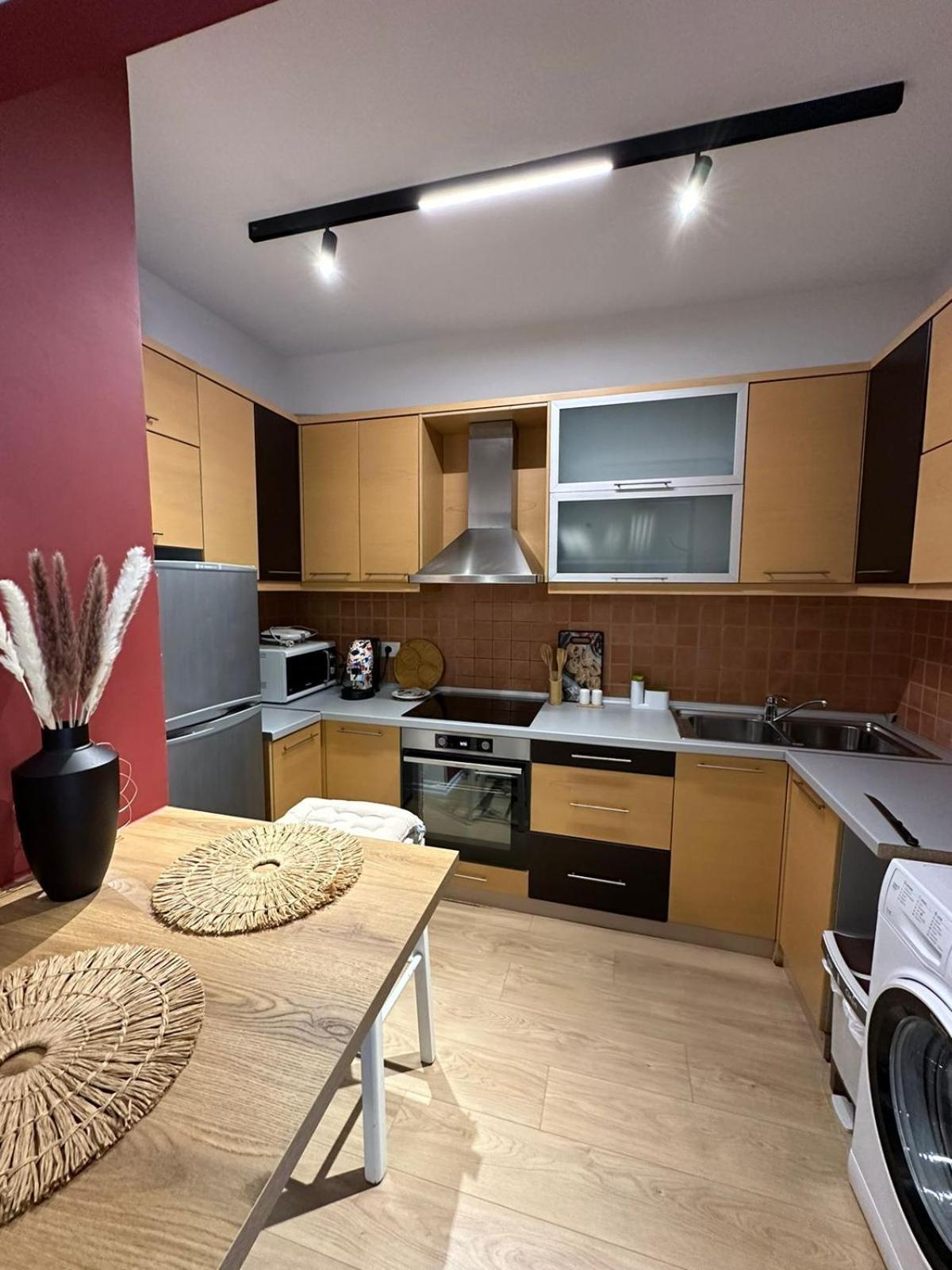 Urban Charm Studio With Balcony Tiranë Ngoại thất bức ảnh